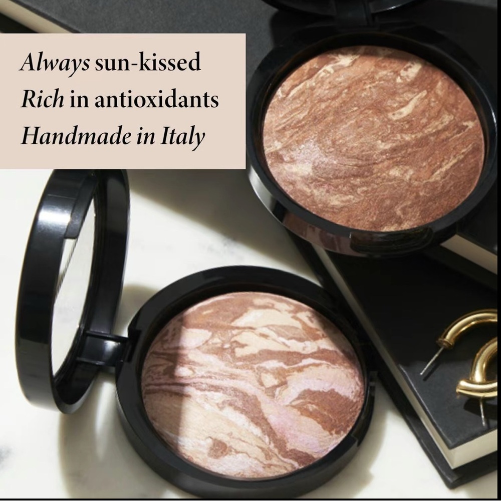 Laura Geller Baked bronzer